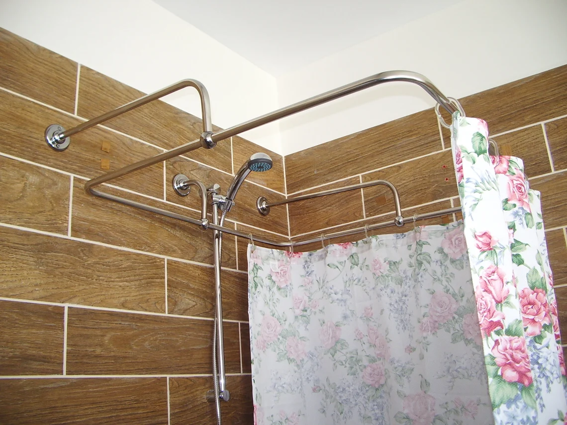 Square Shaped 360 degrees Shower Curtain Rod for Bathroom, Fitting and Dressing room with Wall Brackets