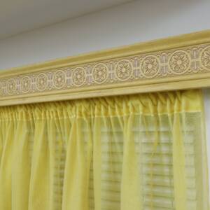 Single Window Cornice & Rail, Wooden Window Valance with Rail Mod.1- Flowers Pattern, Farmhouse Cornice Board, Wall Montage and Colors