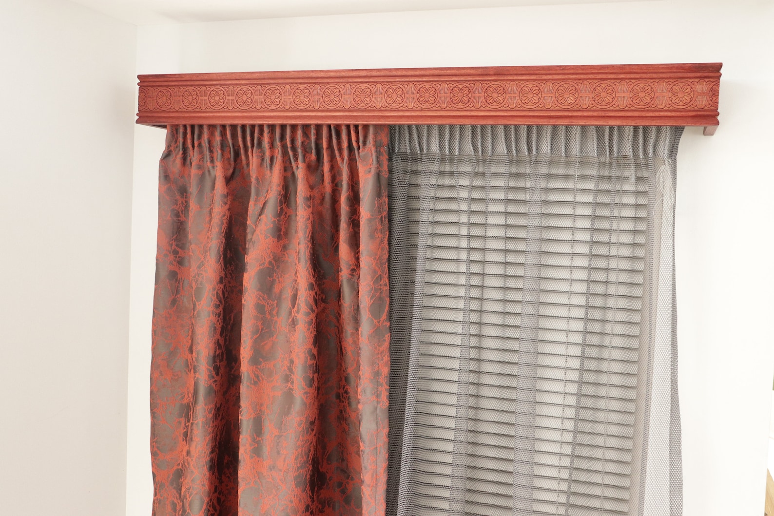 Double Window Cornice & Rail, Wooden Window Valance with Rail Mod.1- Flowers Pattern, Farmhouse Cornice Board, Wall Montage and Colors - Image 2