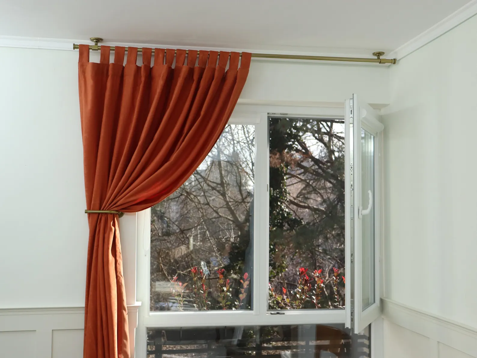 Removable Single Curtain Rod for Window, Curved Ceiling Brackets and Plug Ends