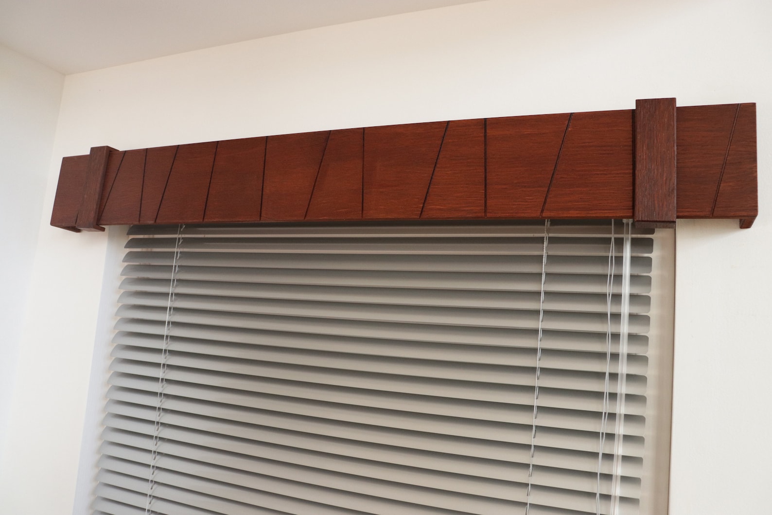 Window Valance, Cornice Board, Pelmet Box- Veneered MDF OAK Mod. 102, Wall Montage and Many Colors Finishes - Image 3